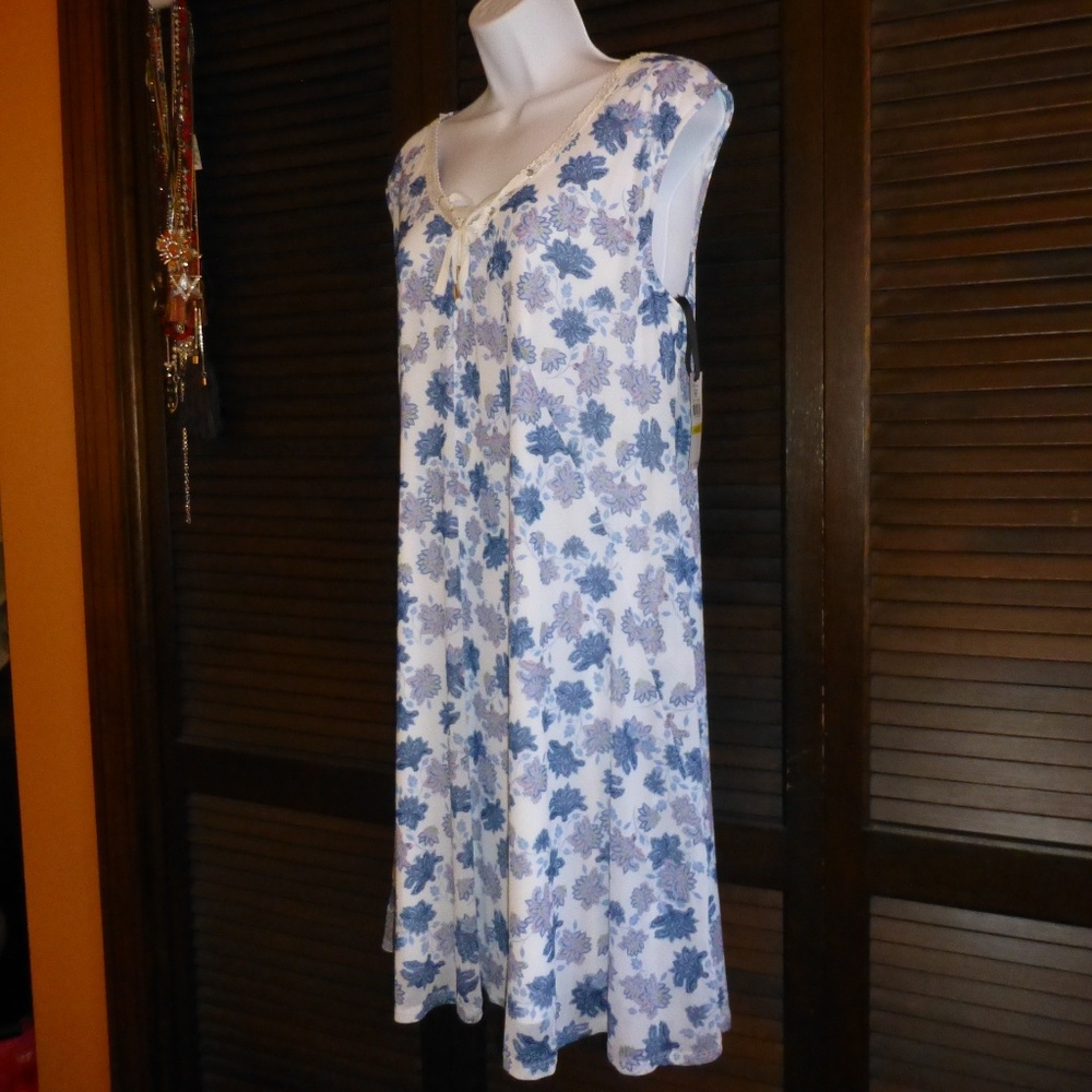 Skye's The LImit White & Blue Sleeveless Floral Dress, Knee Length, M, Nwt - Picture 2 of 8